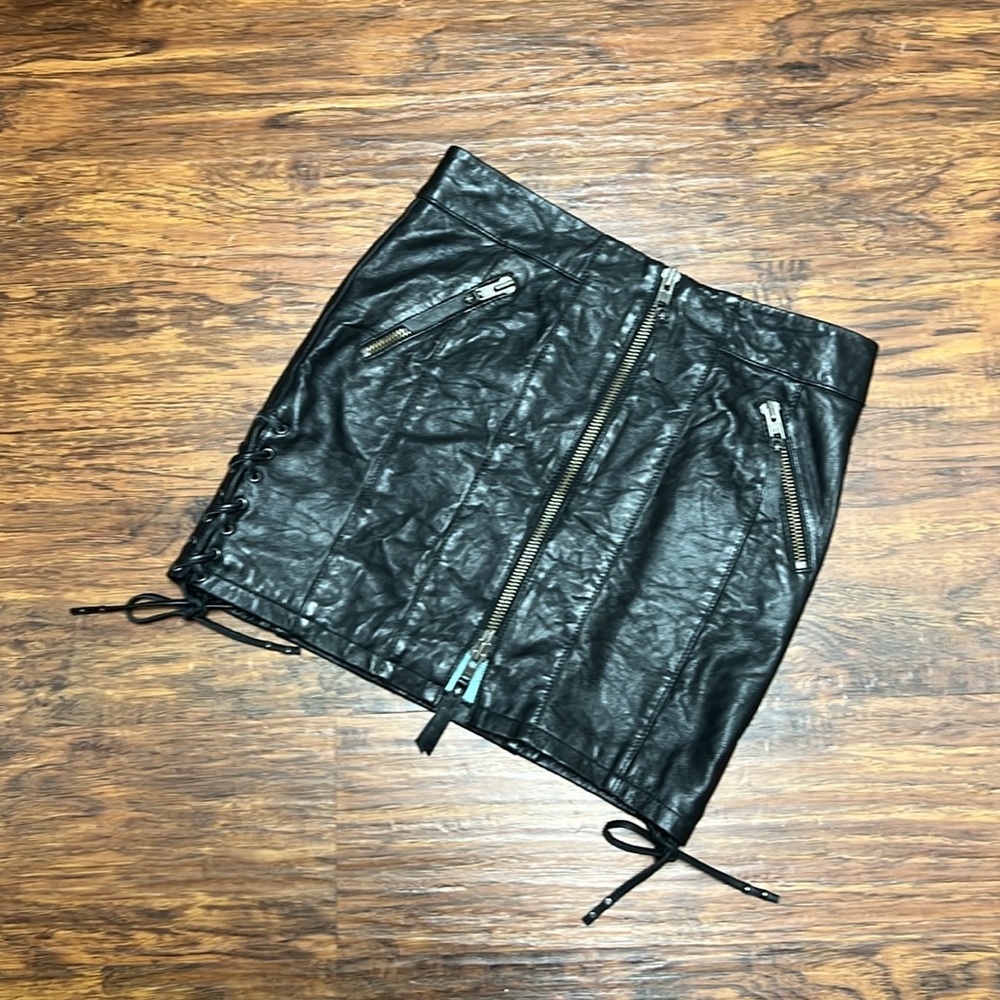 Harley Davidson Leather Skirt - size 6